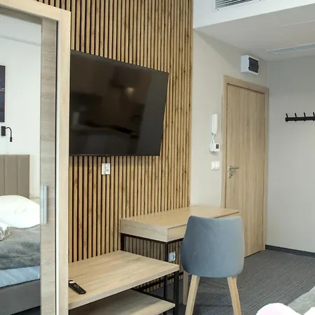 Hotel I Apartamenty Gorzelanny Dzwirzyno Room photo