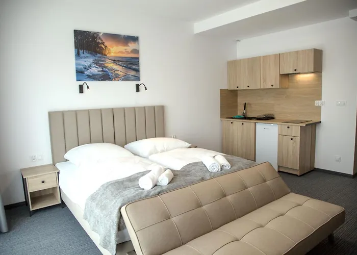 Hotel I Apartamenty Gorzelanny Dzwirzyno